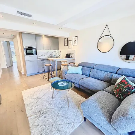 2 Bedroom Croisette Balcony & Sea View Olam Appartement *