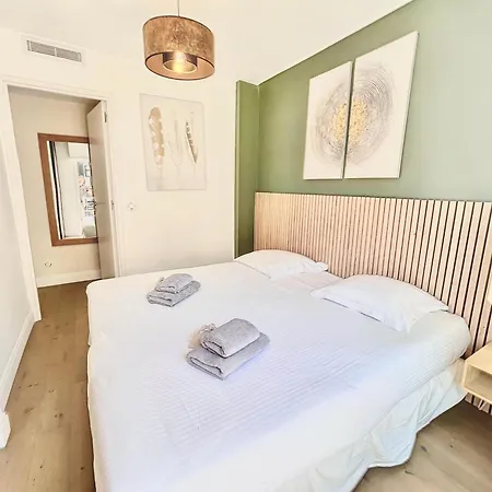 2 Bedroom Croisette Balcony & Sea View Olam 아파트