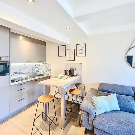 2 Bedroom Croisette Balcony & Sea View Olam 아파트 칸느