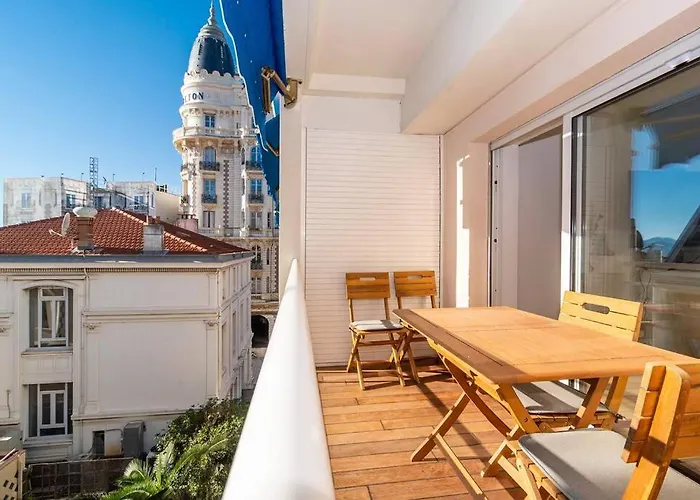 Apartmán 2 Bedroom Croisette Balcony & Sea View Olam *