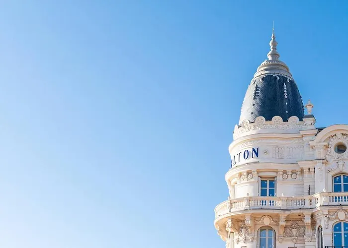 2 Bedroom Croisette Balcony & Sea View Olam Apartmán Cannes