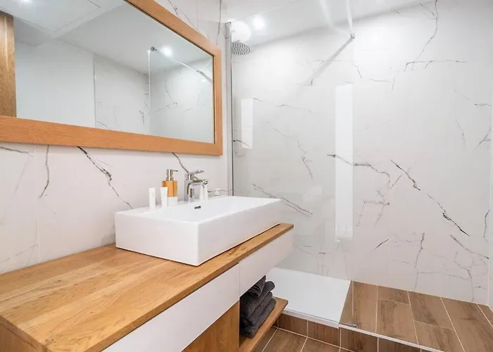 2 Bedroom Croisette Balcony & Sea View Olam Apartmán Cannes