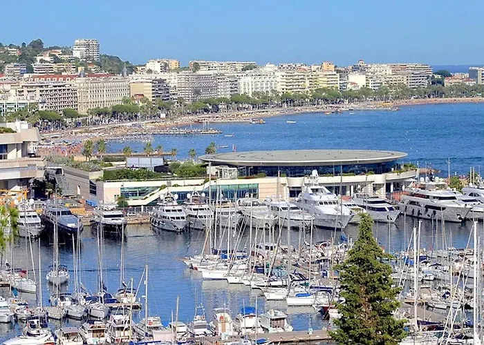 Apartmán 2 Bedroom Croisette Balcony & Sea View Olam