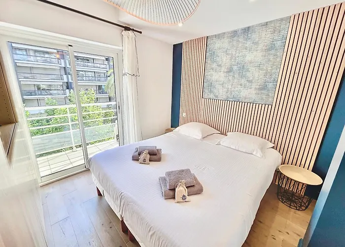 2 Bedroom Croisette Balcony & Sea View Olam Apartmán Cannes