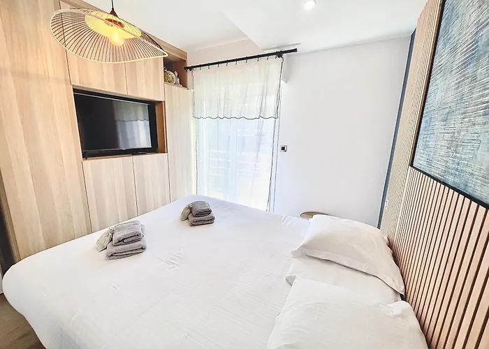 2 Bedroom Croisette Balcony & Sea View Olam Cannes